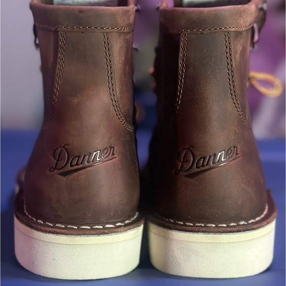 Danner bull run plain toe work boots. Size 11.5EE for a wide fit. - Picture 4 of 7